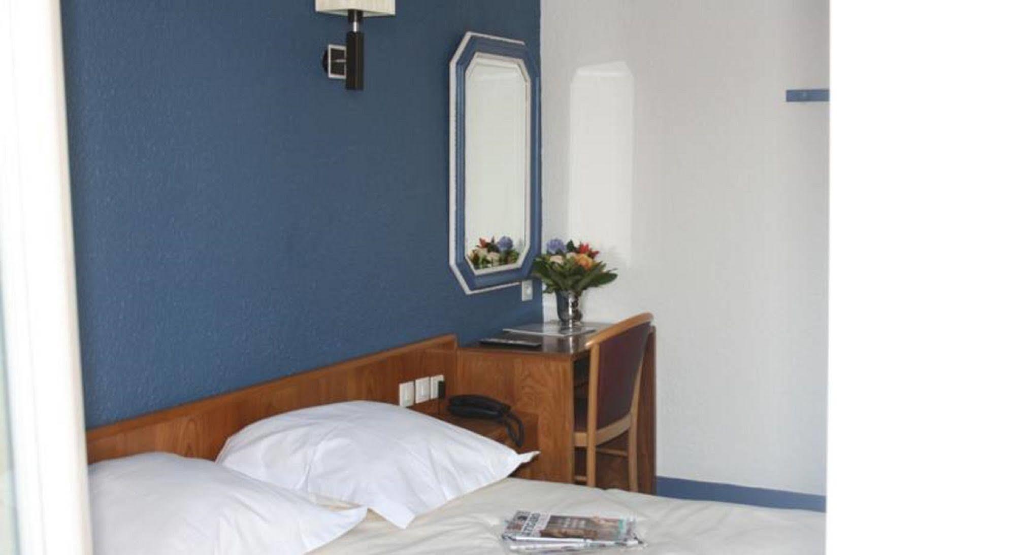 Hotel Briand Devient Hotel Ipl Levallois-Perret Zewnętrze zdjęcie