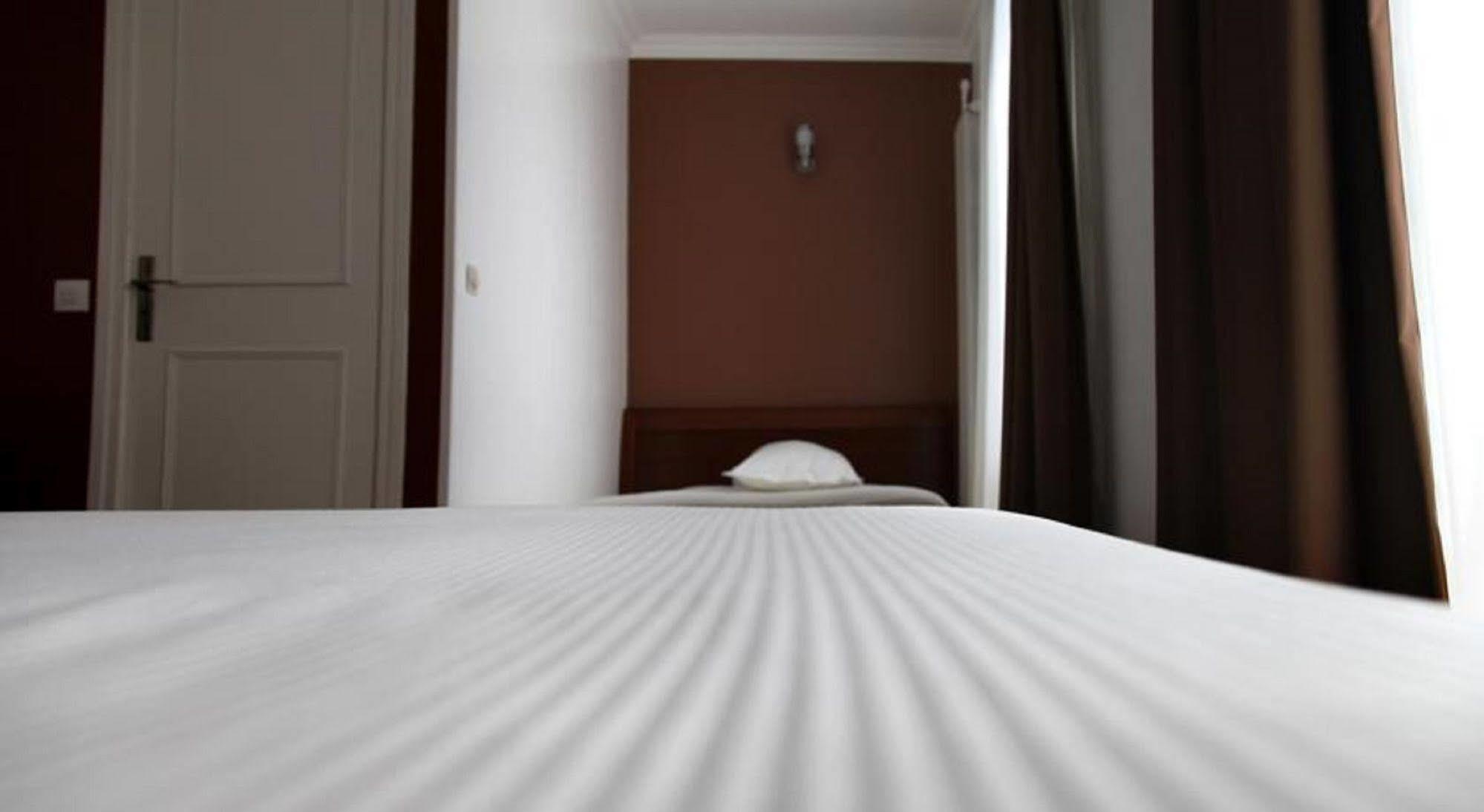 Hotel Briand Devient Hotel Ipl Levallois-Perret Zewnętrze zdjęcie