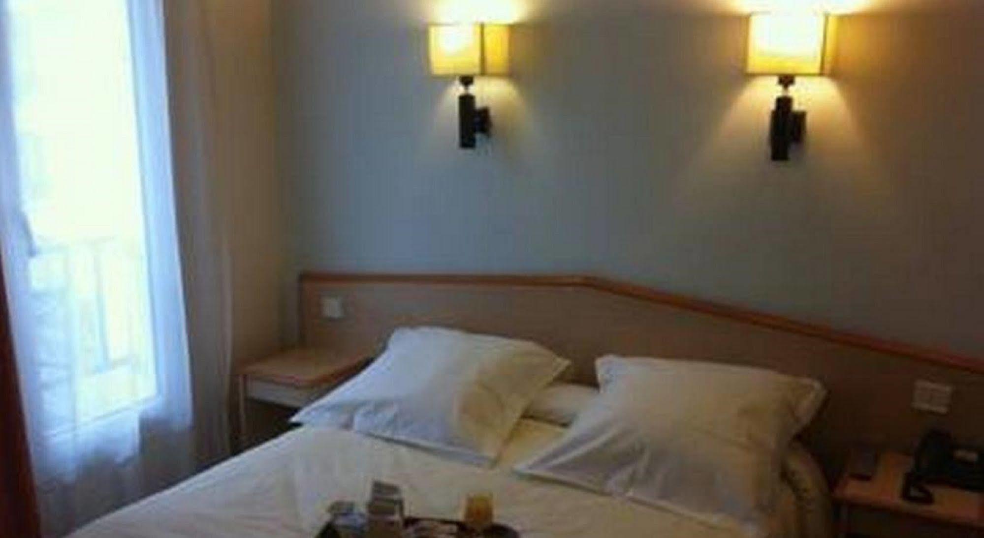 Hotel Briand Devient Hotel Ipl Levallois-Perret Zewnętrze zdjęcie
