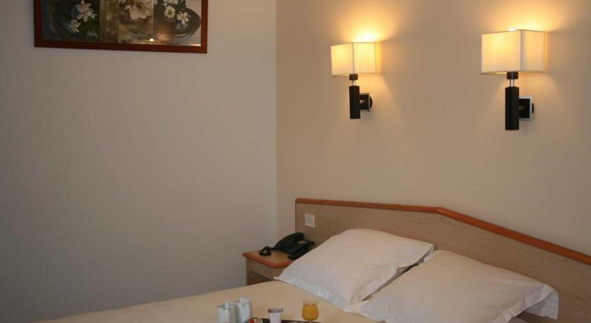 Hotel Briand Devient Hotel Ipl Levallois-Perret Zewnętrze zdjęcie